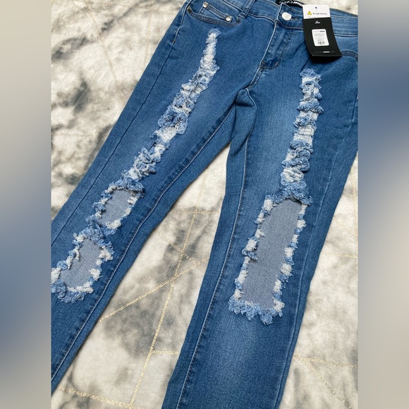 Fashion Nova Bold Statement Skinny Jeans - Picture 2 of 9